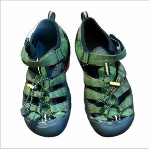 KEEN Newport H2 Sandal Waterproof Youth Sz 5